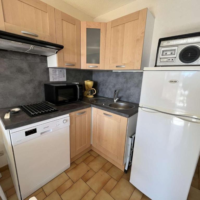 Studio cabine avec piscine, parking, climatisation et animaux admis - FR-1-702-33 - Studio - 5
