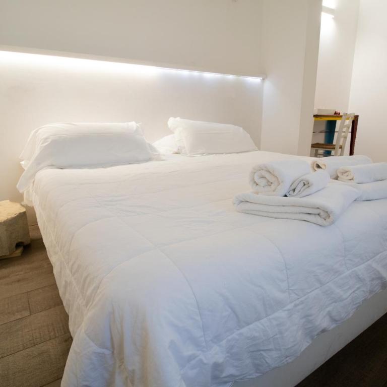 Casa Balmes - Camera Matrimoniale con Letto Supplementare - 5