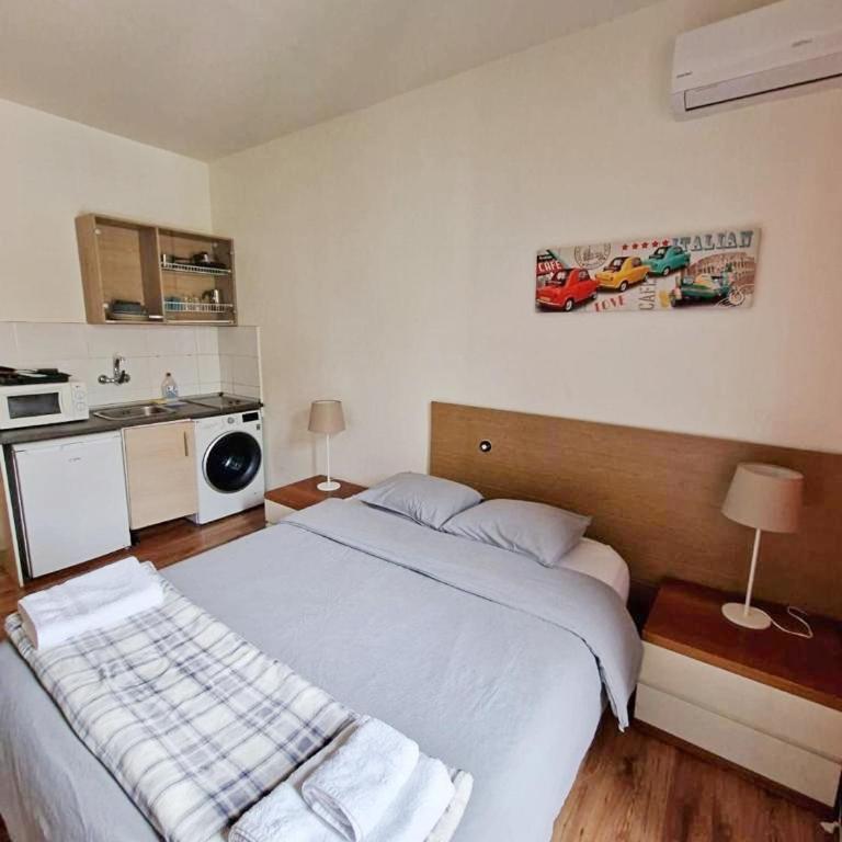 Apartamentos SmartRenting Tribunal - Studio with Balcony - 1