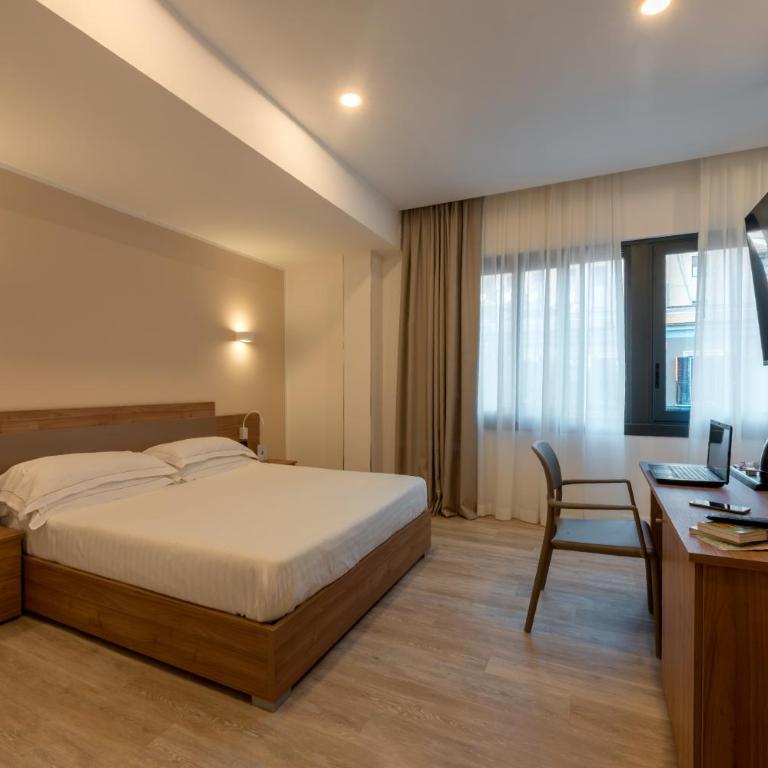 Mercure Palermo Centro - Camera Matrimoniale - Dependance a 90 metri dall'edificio principale - 9