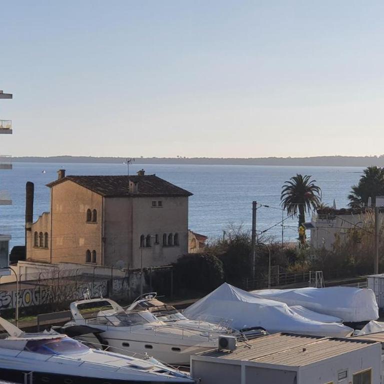 Charmant 2 pièces balcon vue mer - Appartement - Vue sur Mer - 18