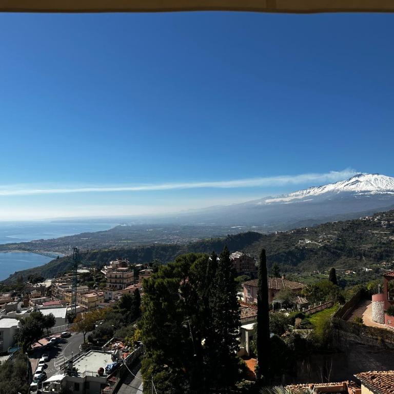 Villa Greta Hotel Rooms & Suites - Quadruple Room with View - 1