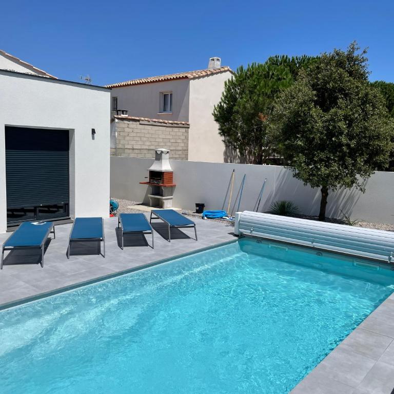 Villa neuve 5 Etoiles avec piscine chauffée, à 900m des plages - Villa - 5