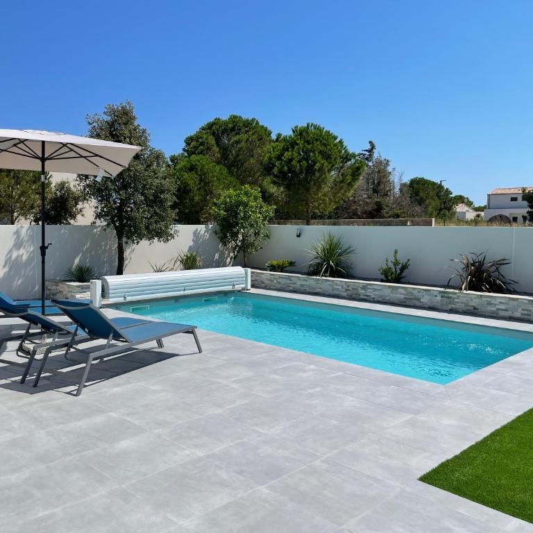 Villa neuve 5 Etoiles avec piscine chauffée, à 900m des plages - Villa - 2