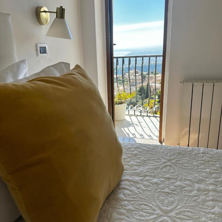 Villa Greta Hotel Rooms & Suites - Superior Double or Twin Room with Mountain and Sea View - 6