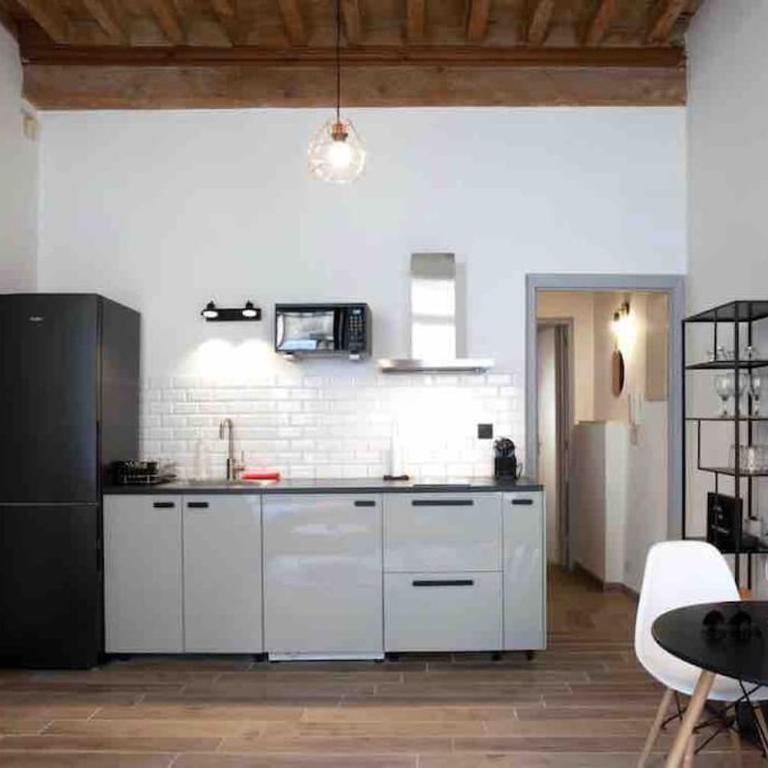 Appartement lumineux en centre-ville - Appartement 1 Chambre - 24