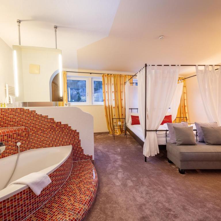 VÖTTER'S HOTEL in Kaprun - including Summer Card - Junior Suite mit Balkon und Bergblick - 2