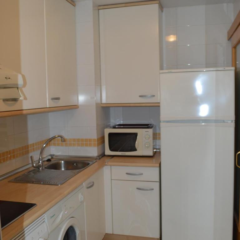 JOYAPARTMENTS Golden Pineda - Two Bedroom Apartment with Terrace - 14