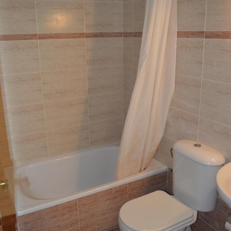 JOYAPARTMENTS Golden Pineda - Two Bedroom Apartment with Terrace - 15
