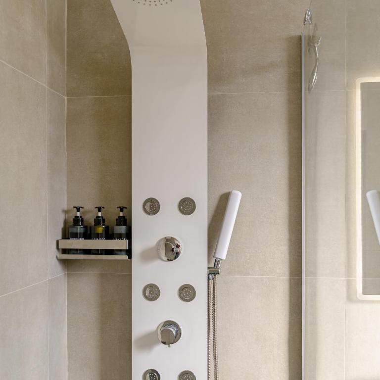 SiSTO18 - Double Room with Spa Bath - 13