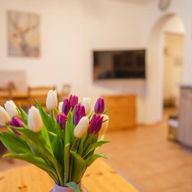 Ferienwohnungen Ebensperger - Chiemgau Karte - Apartment mit Balkon - 4