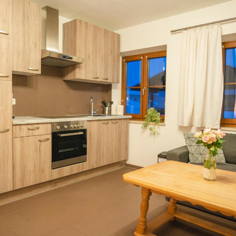 Ferienwohnungen Ebensperger - Chiemgau Karte - Apartment mit 1 Schlafzimmer - 1