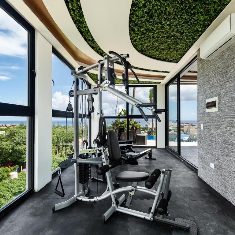Lil Town - Studio Rooftop Pool & Gym - 24
