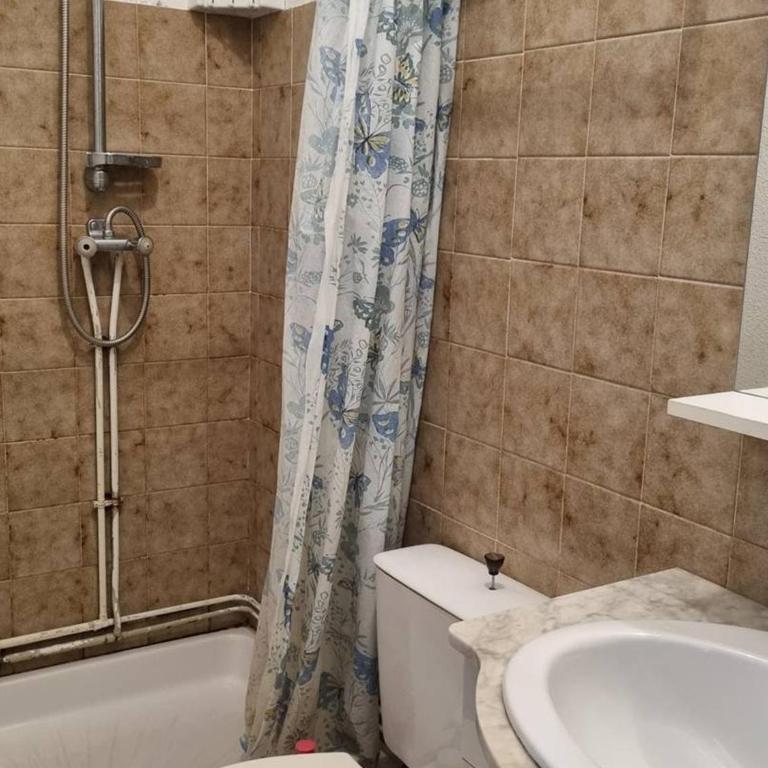 Studio cabine 4 pers. RDC, terrasse sud, 300m plage et commerces - FR-1-388-205 - Studio - 7