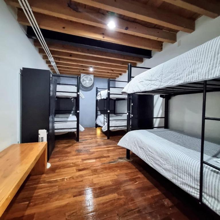 Metro Hostal Boutique - Cama en habitación compartida de 6 camas - 6
