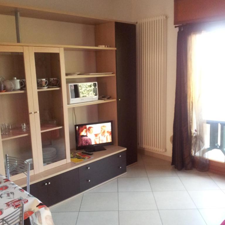 Residence La Madonnina - Appartamento B29 con 1 Camera da Letto, Balcone e Vista Lago - 9