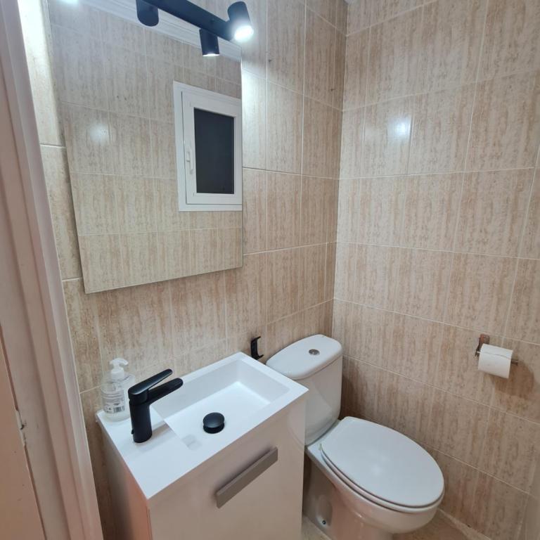 Alicante Beach and Center - Two-Bedroom Apartment - 56