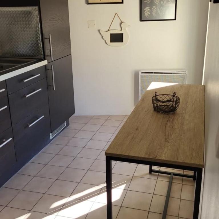 Uzès, au cœur du centre médiéval La Boussole d'Uzès, appartement de caractère du XVII -ème siècle - Appartement 2 Chambres - 33
