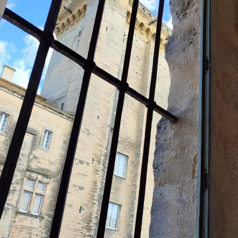Uzès, au cœur du centre médiéval La Boussole d'Uzès, appartement de caractère du XVII -ème siècle - Appartement 2 Chambres - 3