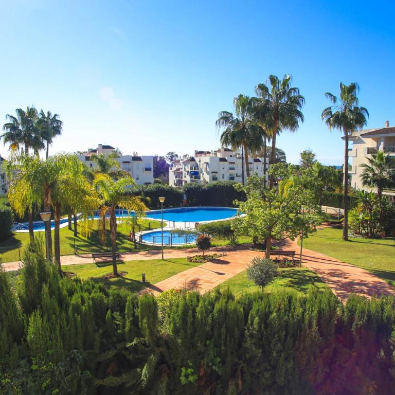 MARBELLA HOME RENTALS - 2BR, 2BTH apartment near Puerto Banús - Apartamento de 2 dormitorios - 8