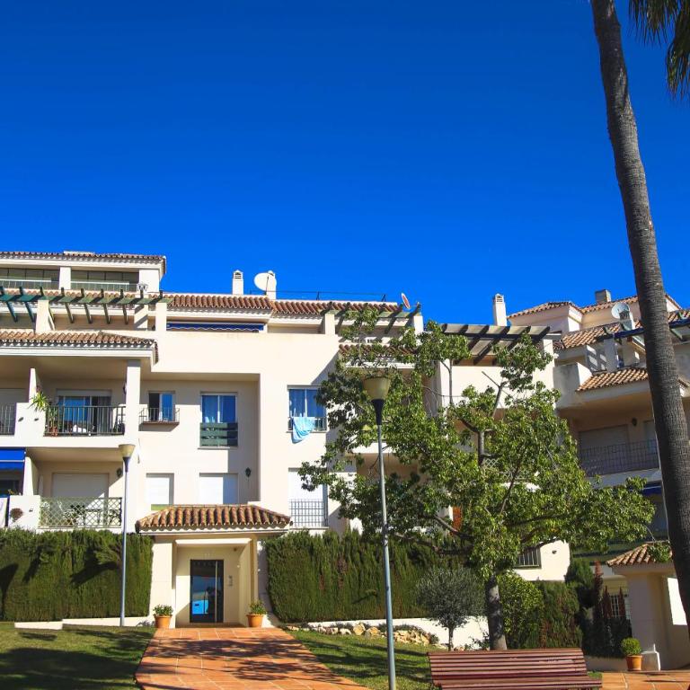 MARBELLA HOME RENTALS - 2BR, 2BTH apartment near Puerto Banús - Apartamento de 2 dormitorios - 37