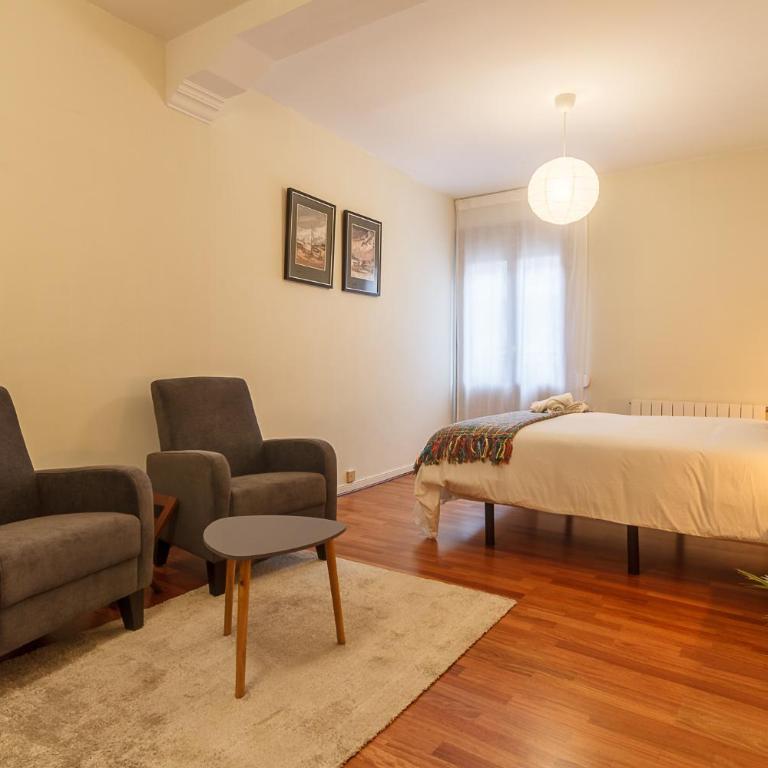 Vivienda turistica en el centro reformada con wifi - Two-Bedroom Apartment - 8
