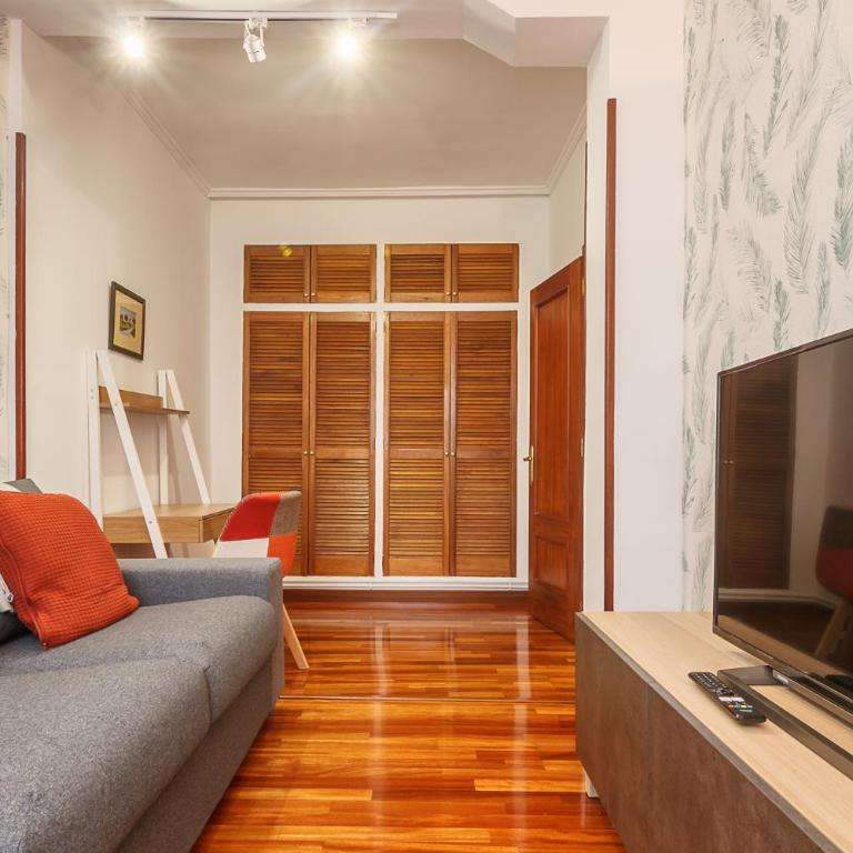 Vivienda turistica en el centro reformada con wifi - Two-Bedroom Apartment - 13