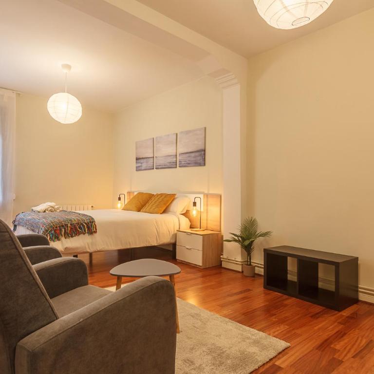 Vivienda turistica en el centro reformada con wifi - Two-Bedroom Apartment - 16