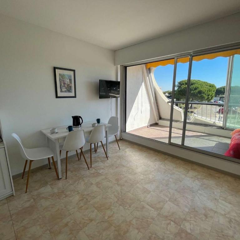Studio climatisé 4 pers avec piscine et parking à Port Camargue - FR-1-250-230 - Appartamento - 7