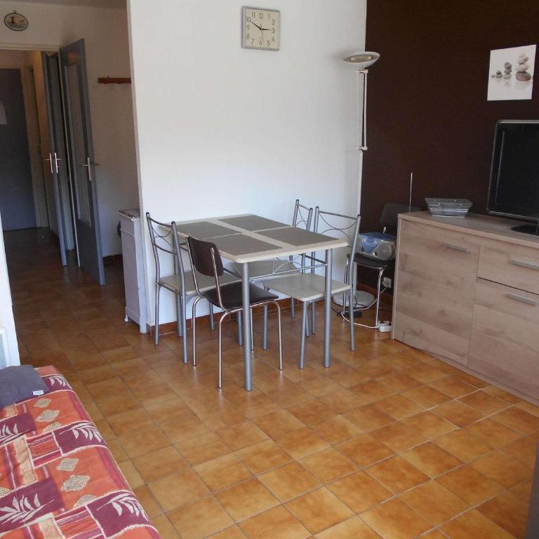 Studio cabine avec terrasse, parking et jardin - 4 couchages - Le Grau-du-Roi - FR-1-250-222 - Apartamento - 2