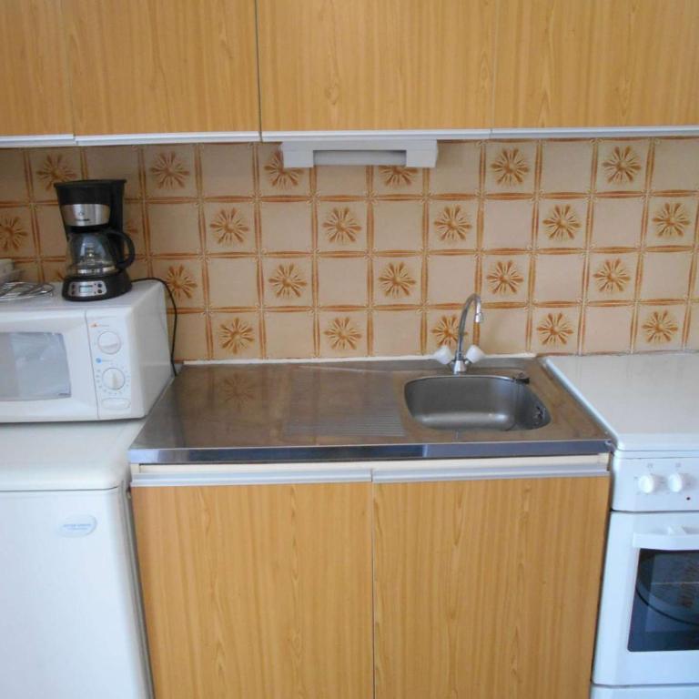 Studio cabine avec terrasse, parking et jardin - 4 couchages - Le Grau-du-Roi - FR-1-250-222 - Apartamento - 4