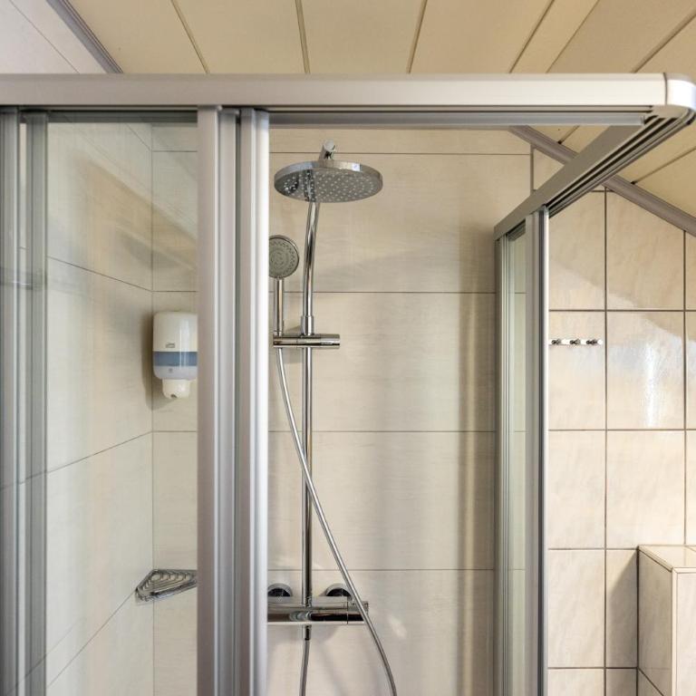Sportpension Bergblick - Dreibettzimmer mit Balkon - 14