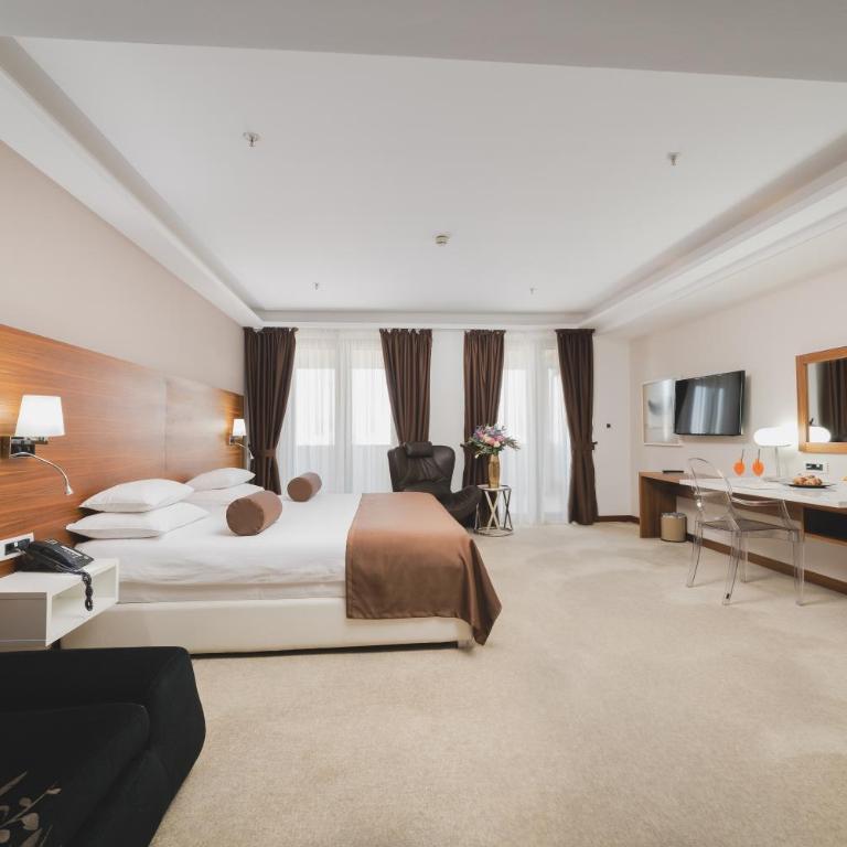 Hotel Aurel - Special Offer - Superior Double or Twin Room - 4