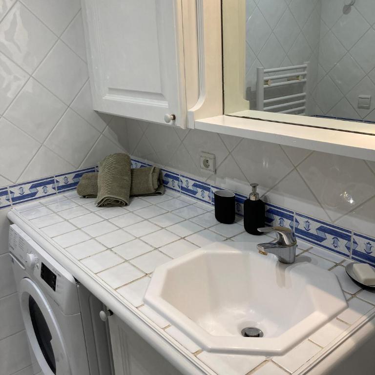 Port Marine - T3 calme, avec terrasse, piscine, près de la plage - Apartamento de 2 dormitorios - 24