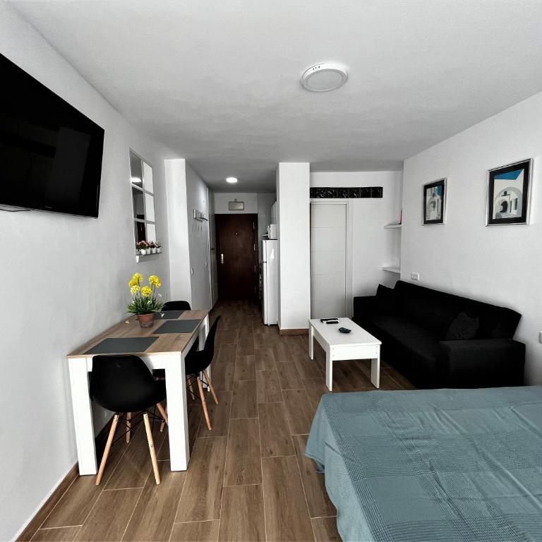 VER7 - ESTUDIO, Wifi, Fire Stick Amazon, Terraza, Vistas al mar, Piscina - Estudio con terraza - 1