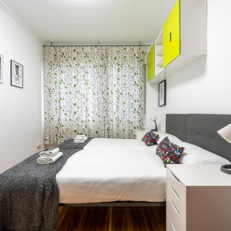 Ybarra apartment by People Rentals - Two-Bedroom Apartment - 4
