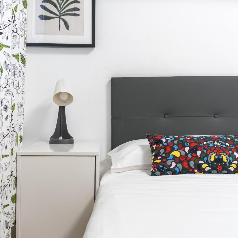 Ybarra apartment by People Rentals - Two-Bedroom Apartment - 24