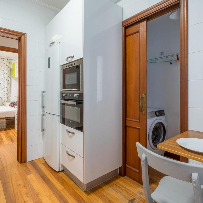 Ybarra apartment by People Rentals - Two-Bedroom Apartment - 25