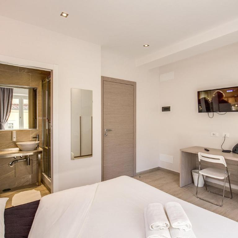 Aurelia Vatican Suites - Double or Twin Room with Private Bathroom - 8