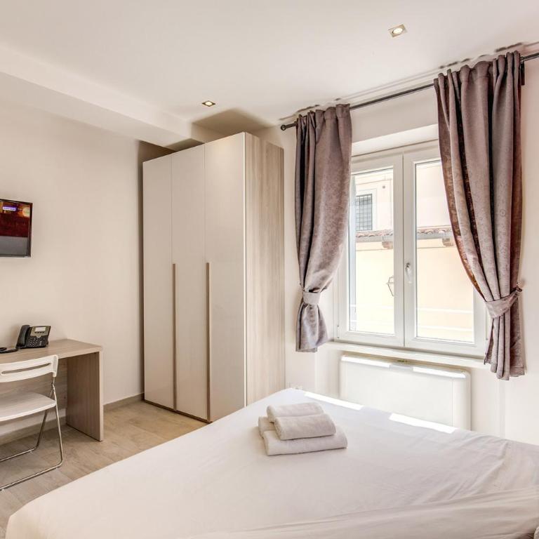 Aurelia Vatican Suites - Double or Twin Room with Private Bathroom - 9