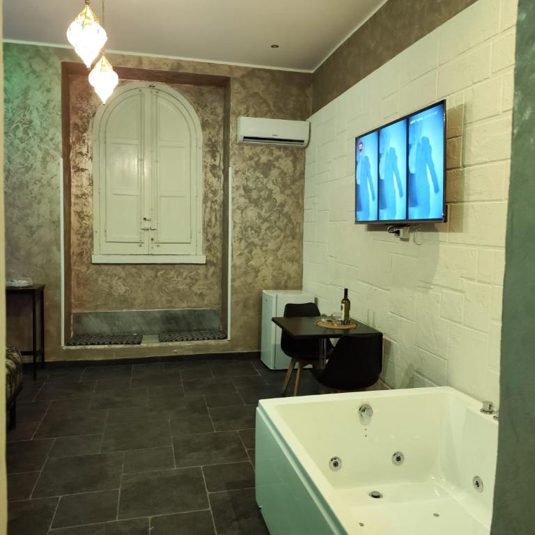 Suite Marrakech - Queen Room with Spa Bath - 5