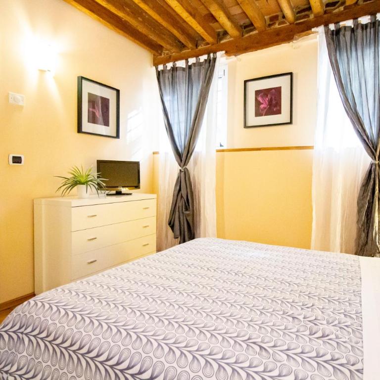 Antica Piazza in Centro Storico a Lucca by TuscanyWeGo - Appartamento con 1 Camera da Letto - 13