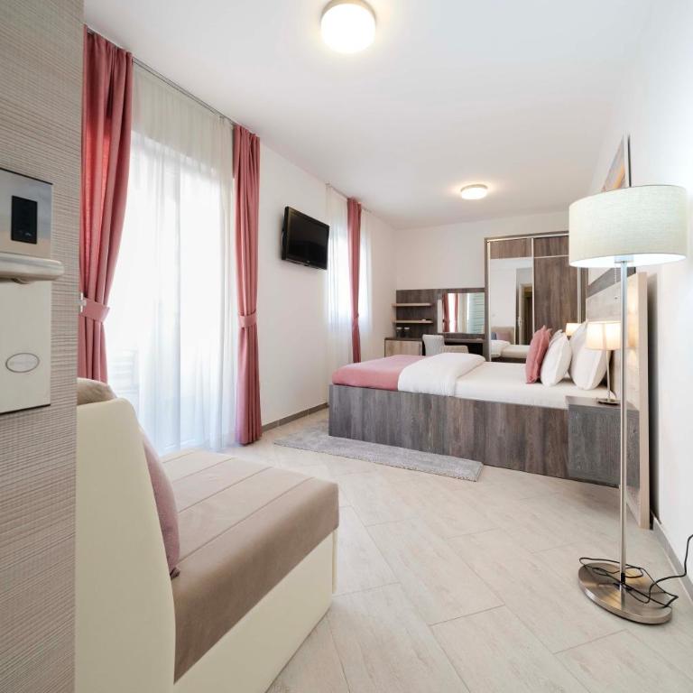 Boutique Hotel Momentum by Aycon - Standard Double/Twin Room with Extra Bed "Blok B" by Momentum - 7