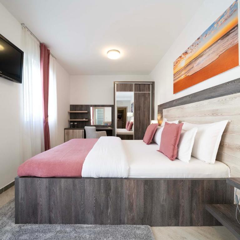 Boutique Hotel Momentum by Aycon - Standard Double/Twin Room with Extra Bed "Blok B" by Momentum - 16