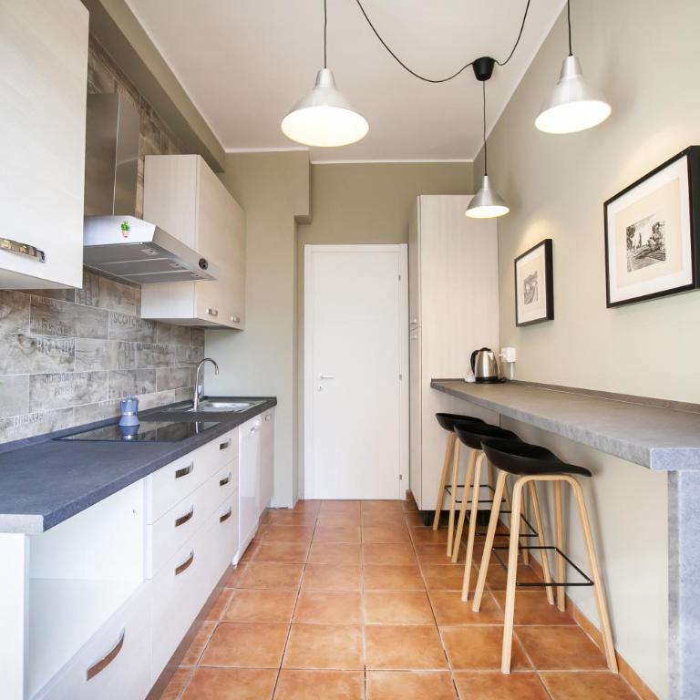 Chic and Freak Atelier - Two-Bedroom Apartment - 8