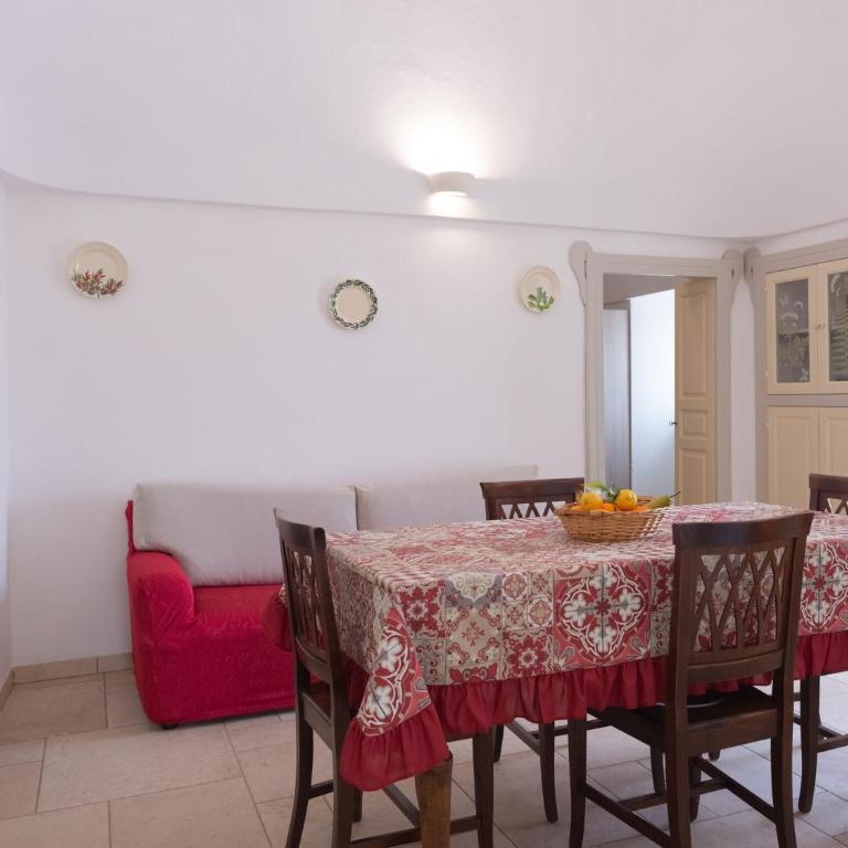 Trulli in Puglia with Private Forest - Two-Bedroom Trullo House - 6