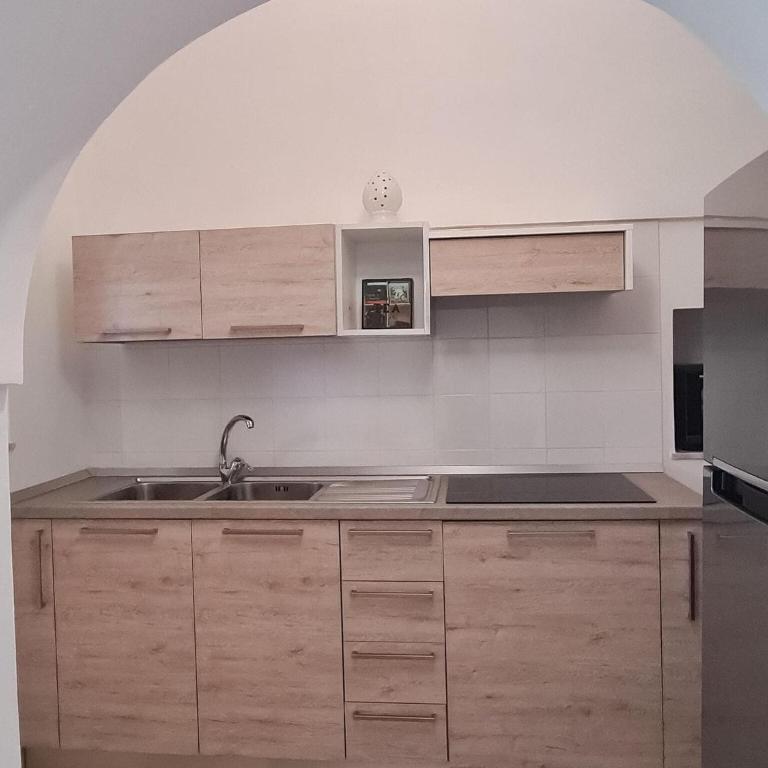 Trulli in Puglia with Private Forest - Two-Bedroom Trullo House - 16
