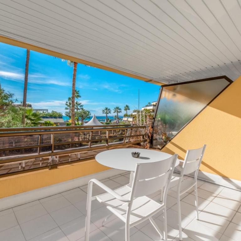 Holiday Inn Nice - Port St Laurent by IHG - Chambre Double Premium avec Balcon - Vue sur Jardin - 2