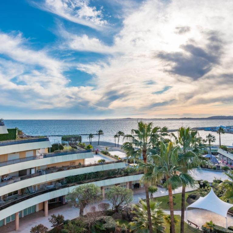 Holiday Inn Nice - Port St Laurent by IHG - Chambre Double Premium avec Balcon - Vue sur Mer - 2