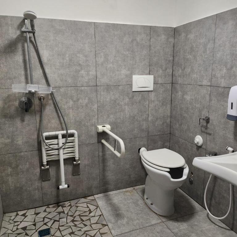 Hotel apartments Crisvan - Camera King con Doccia con Accesso per Sedie a Rotelle - Accesso Disabili - 2